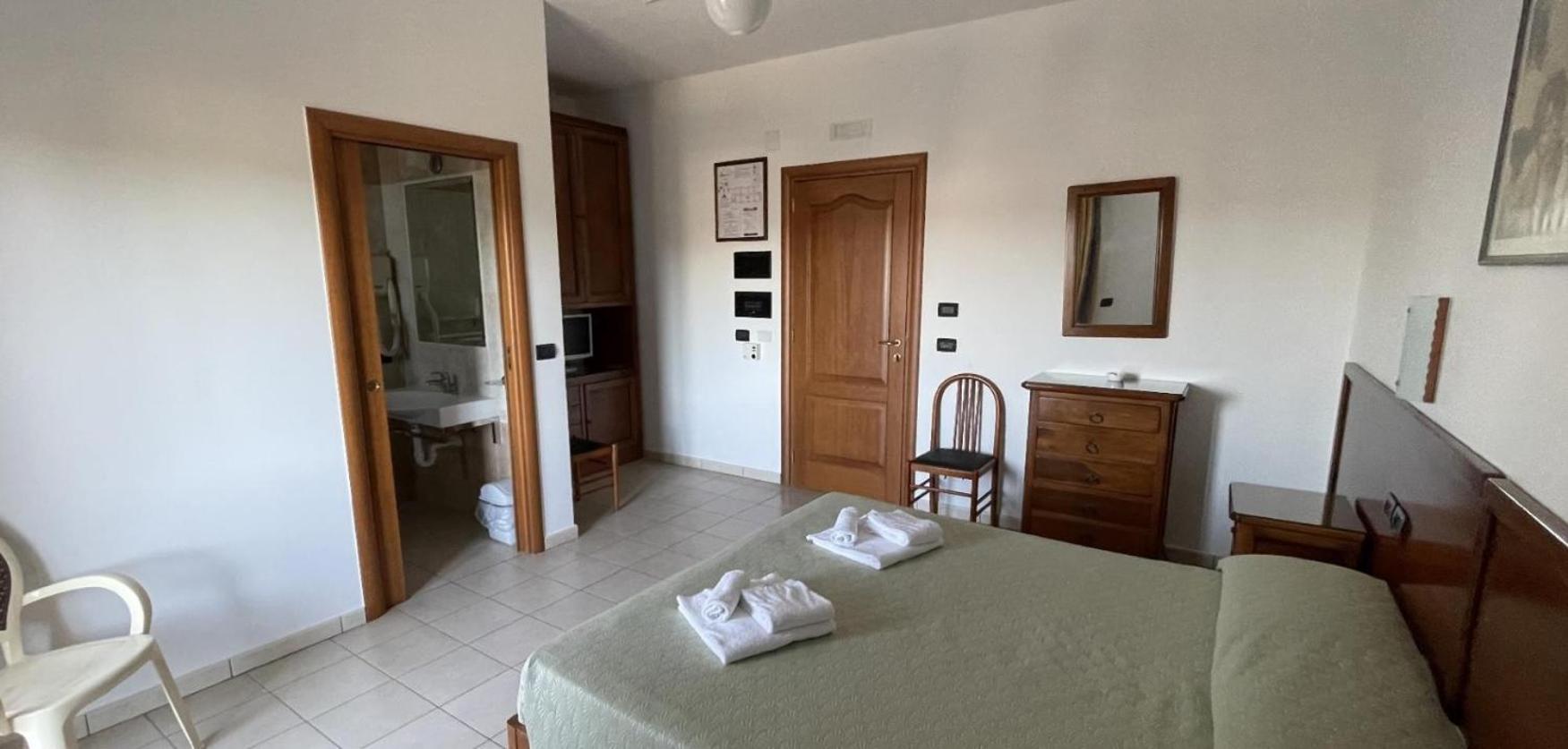 Hotel Dei Bizantini & Villaggio Campo Dei Messapi San Pietro in Bevagna Εξωτερικό φωτογραφία
