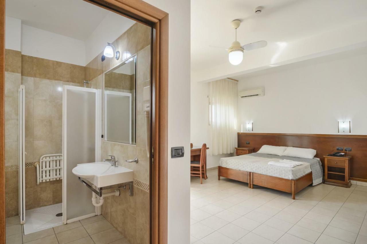 Hotel Dei Bizantini & Villaggio Campo Dei Messapi San Pietro in Bevagna Εξωτερικό φωτογραφία